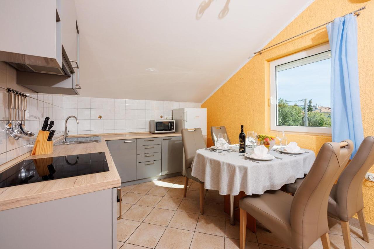 Apartment Davor Dramalj Exterior foto